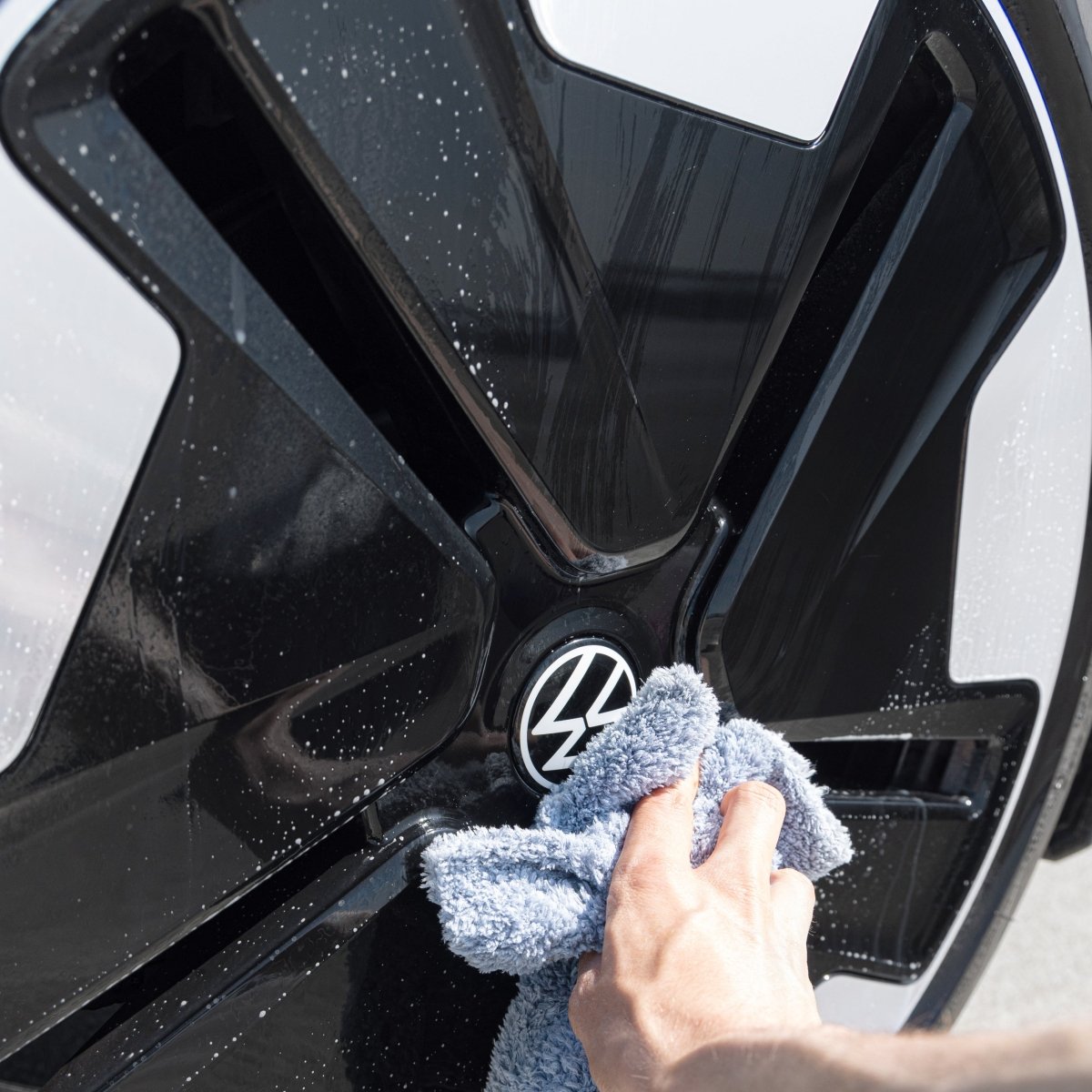 Auto-Detailer Brillanz & Schutz mit Versiegelung 500 ml + Poliertuch - CLEANEXTREME