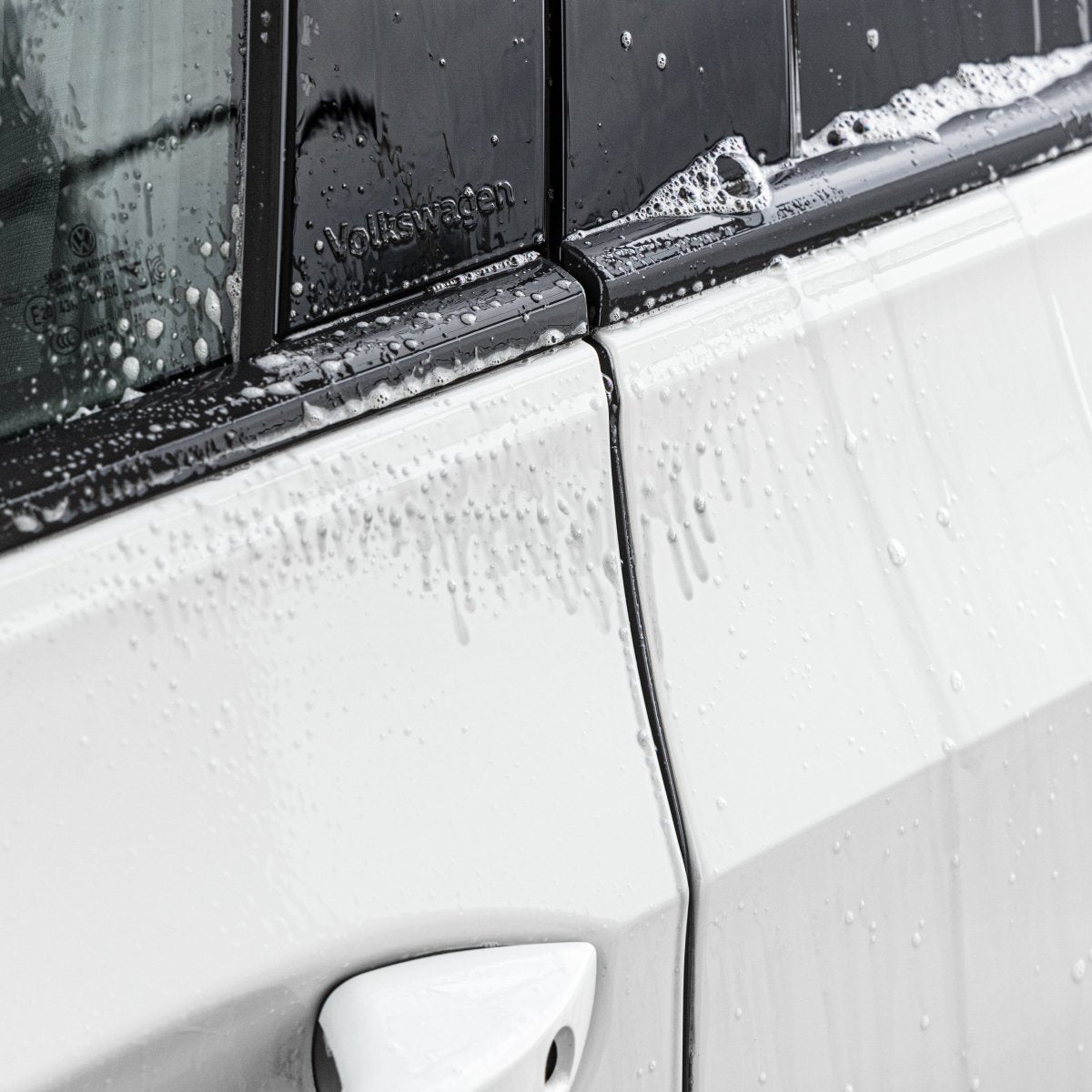 Set Autoshampoo Konzentrat mit Wachs 1 Liter reinigt effektiv einfach schnell & versiegelt Glanz - Lack Glanz - Autofolie uvm. ergiebig - Glanz - Boost - schmutz - & wasserabstoßend+ Mikrofaser - Waschhandschuh - CLEANEXTREME